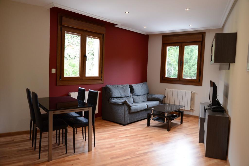 Apartamentos El Rincon De Limes Cangas De Narcea Chambre photo