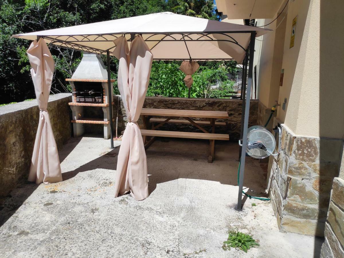 Apartamentos El Rincon De Limes Cangas De Narcea Extérieur photo